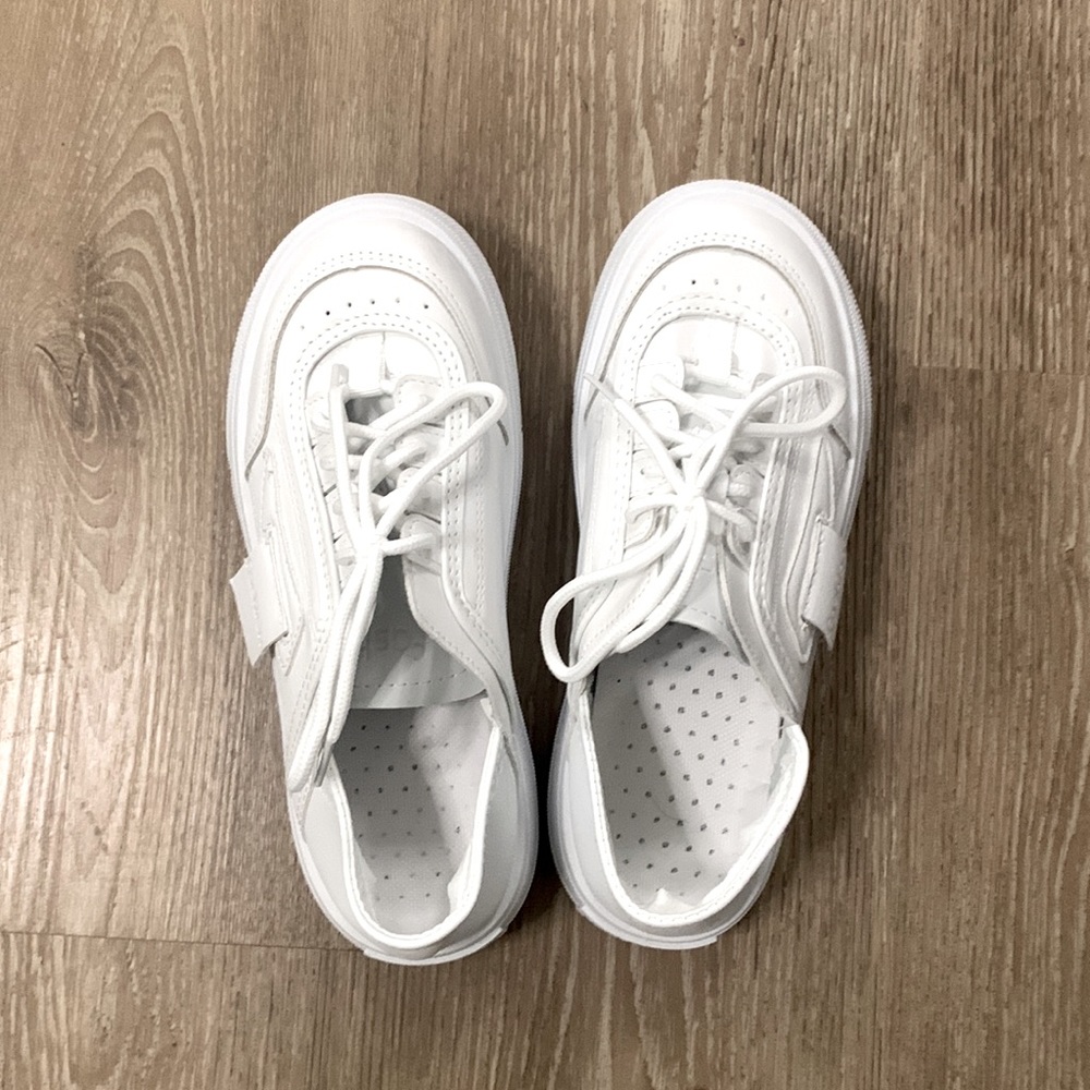 Brand new white sneaker